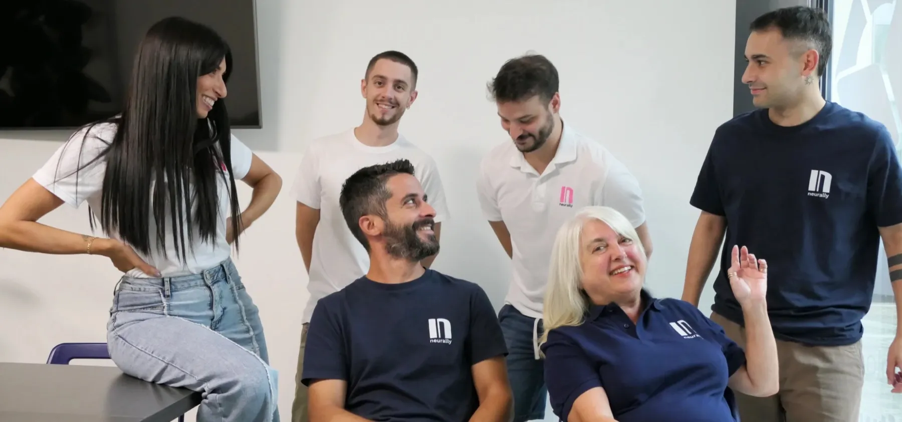 Il team di Neurally nella sede di Ferrara: Martina Biscuola, Fabio Mezzogori, Simone Checcoli, Nicolò Ferraresi, Emanuela Astolfo e Diego Bernagozzi.